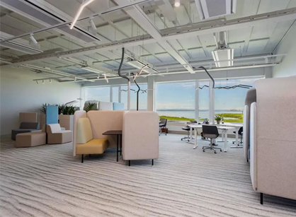 一个基于专注事情的现代庖公室装修设计空间是怎样的——Softrend软体家具制造商